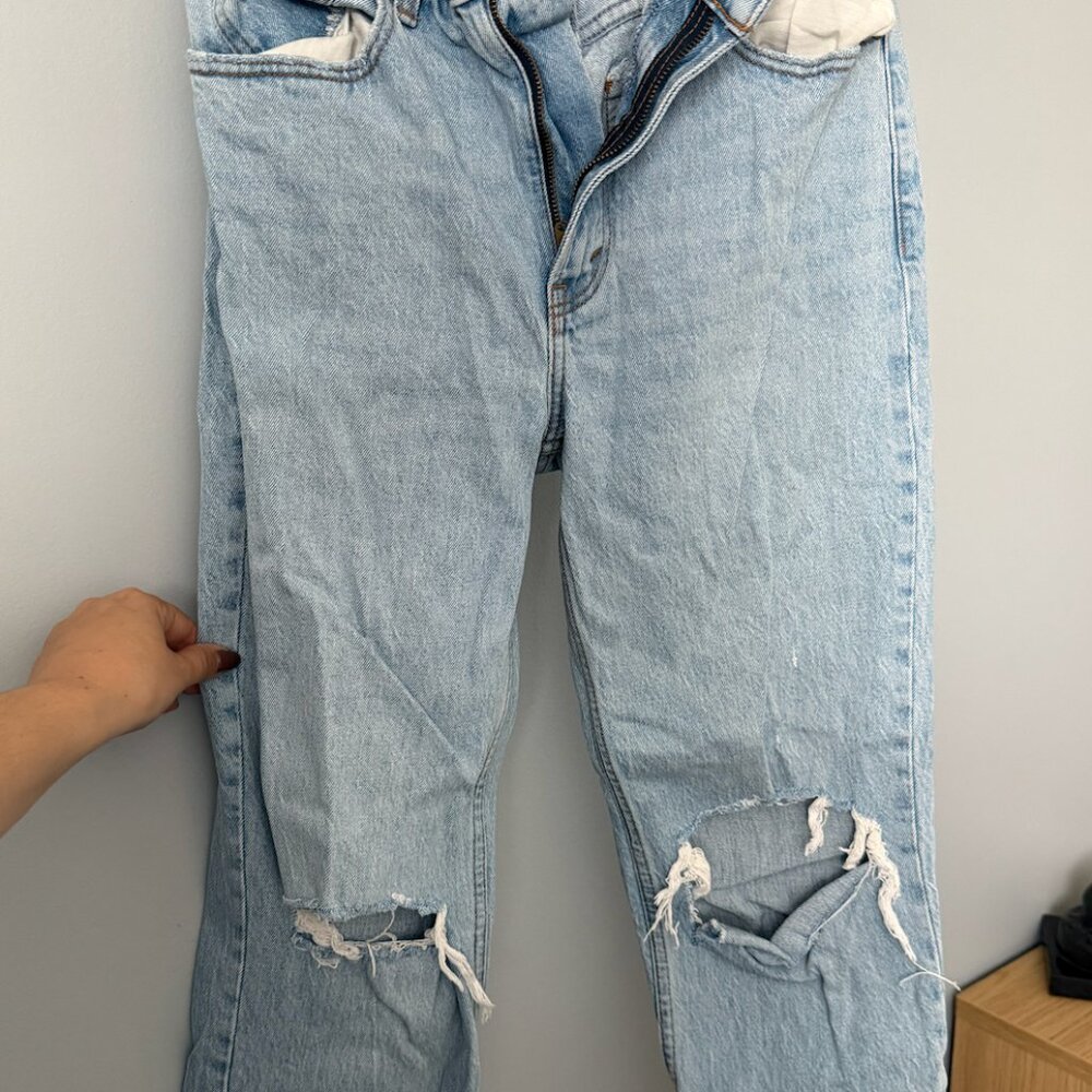 Abercrombie 90s straight ultra high rise ripped leg jeans